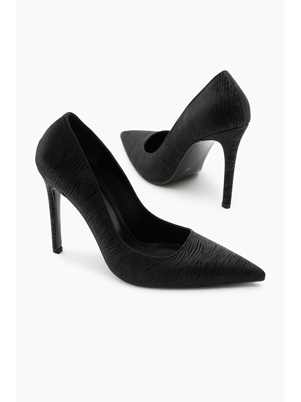 Kadın Siyah Neolit Taban Desenli Sivri Burunlu Yüksek Topuklu Ayakkabı-3