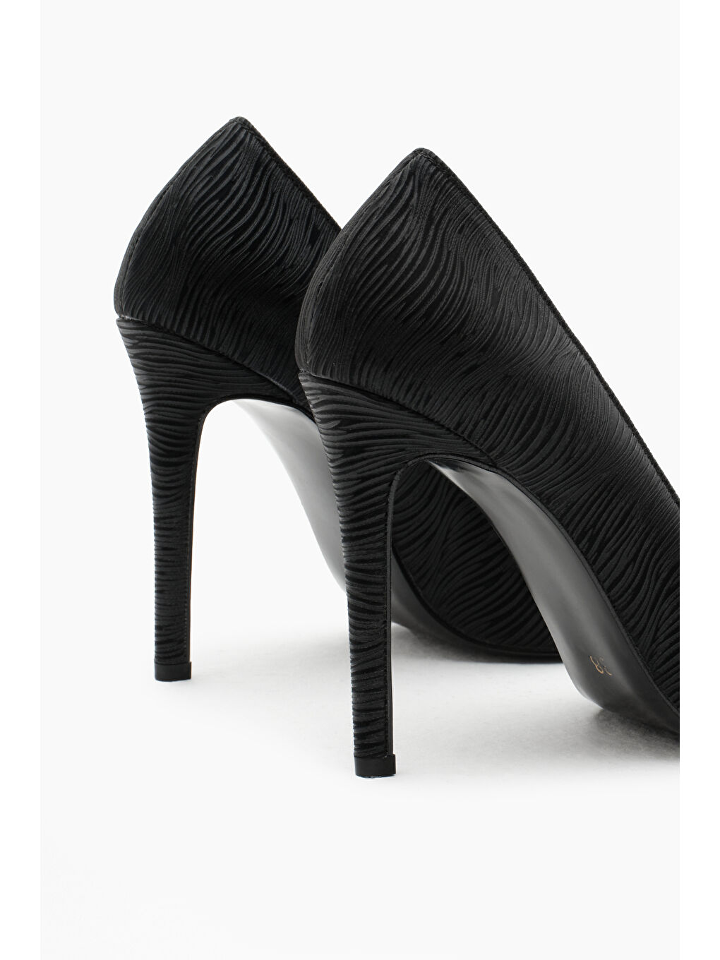 Kadın Siyah Neolit Taban Desenli Sivri Burunlu Yüksek Topuklu Ayakkabı-4