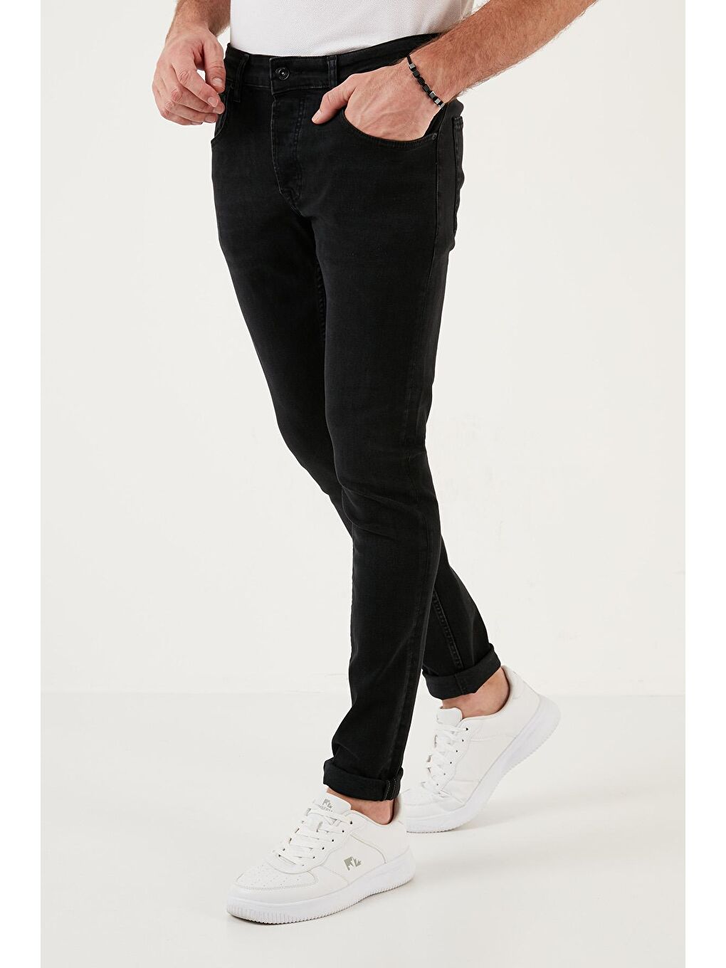 Siyah Pamuklu Normal Bel Slim Fit Dar Paça Jeans 1123J36NAPOLI