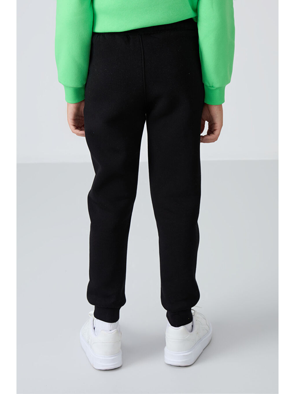 Siyah Pamuklu Kalın İçi Tüylü Yumuşak Dokulu Standart Fit Nakışlı Erkek Çocuk Eşofman Alt - 11224-4