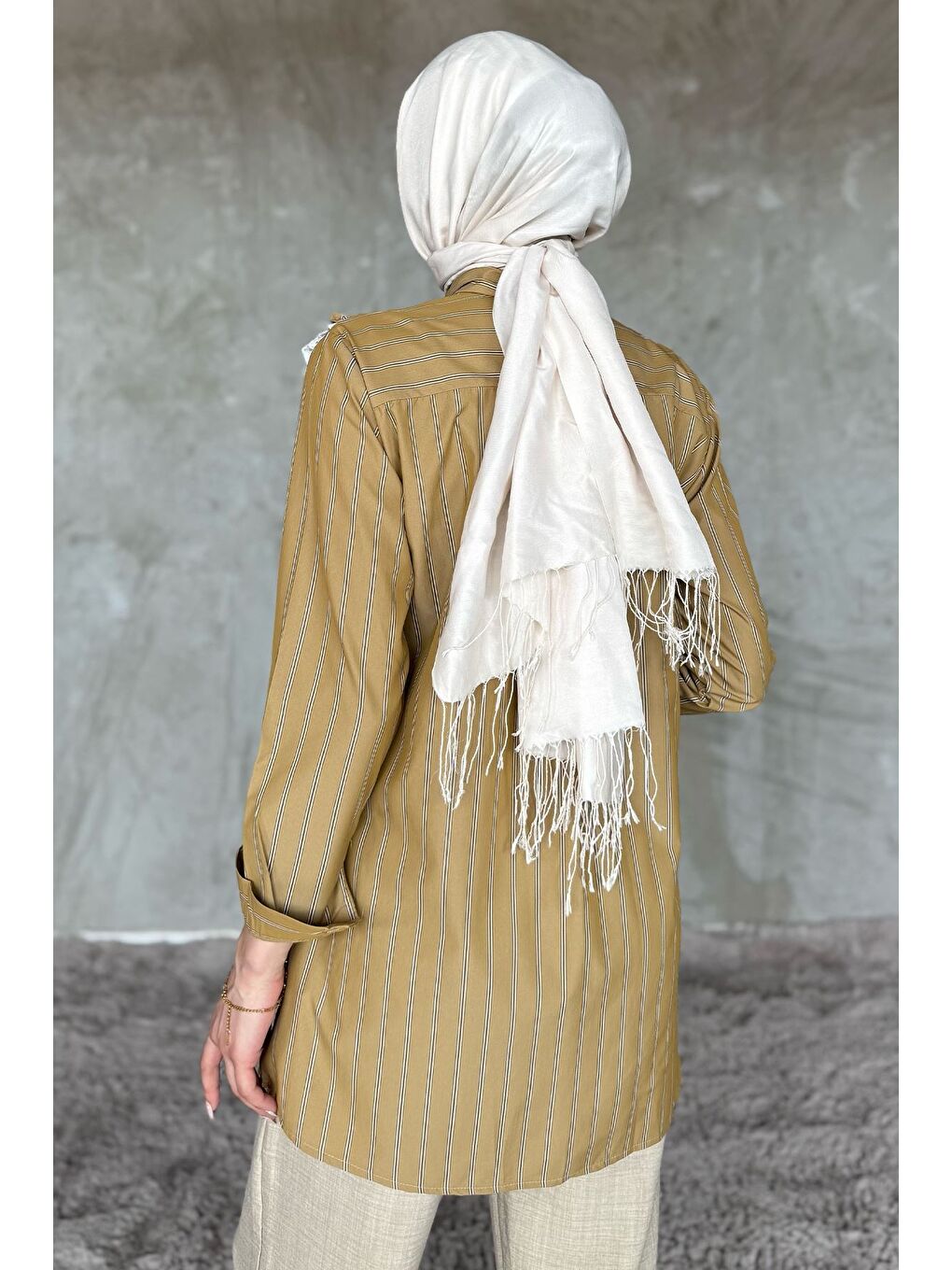 Bej Dantel Büzgülü Çizgili Tesettür Tunik-7