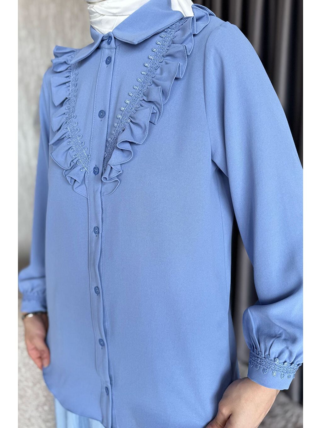 İndigo Güpür Detaylı Fırfırlı Tesettür Gömlek-5