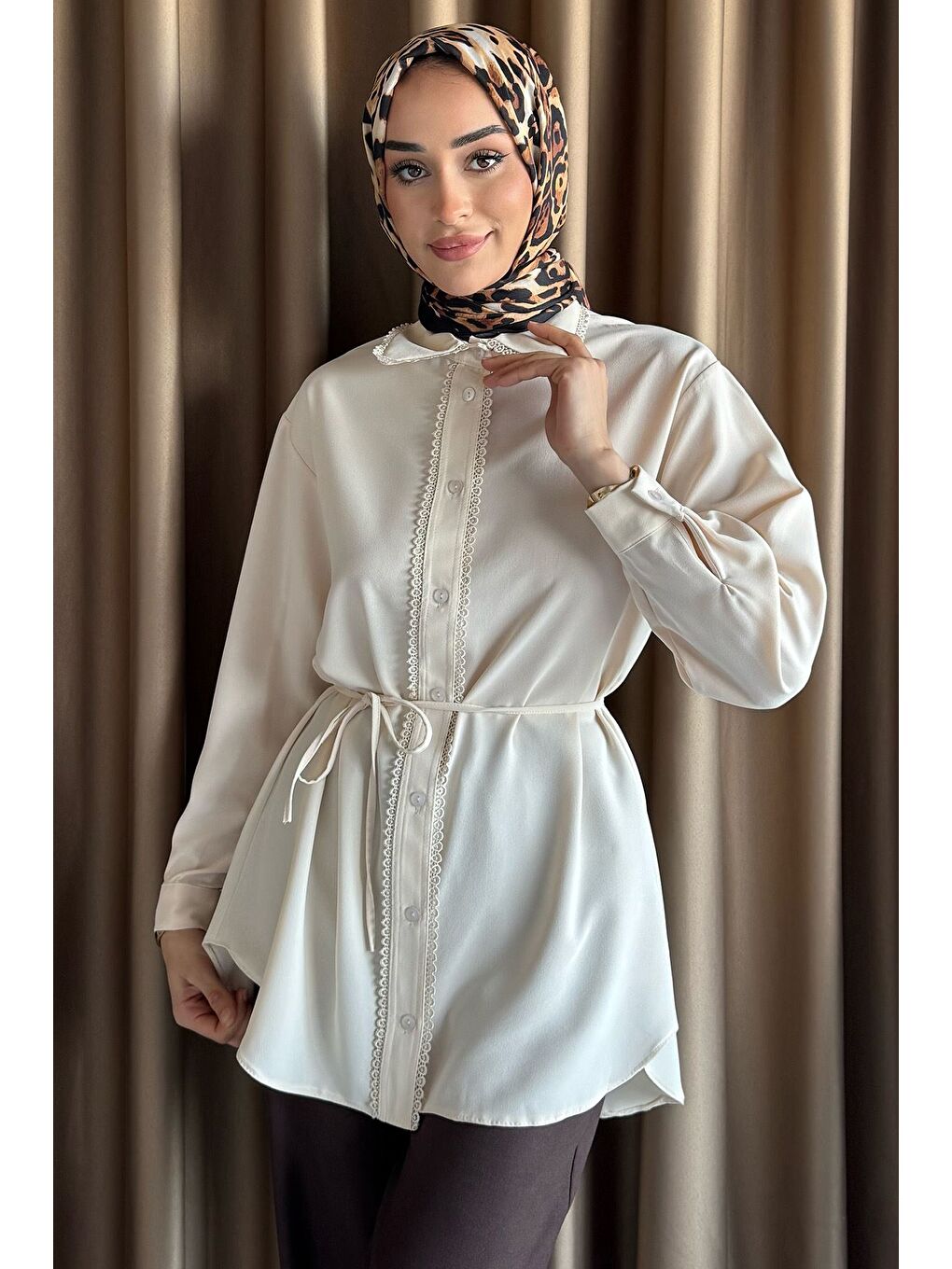 Bej Fistolu Bel Bağlama Detaylı Tesettür Gömlek-3