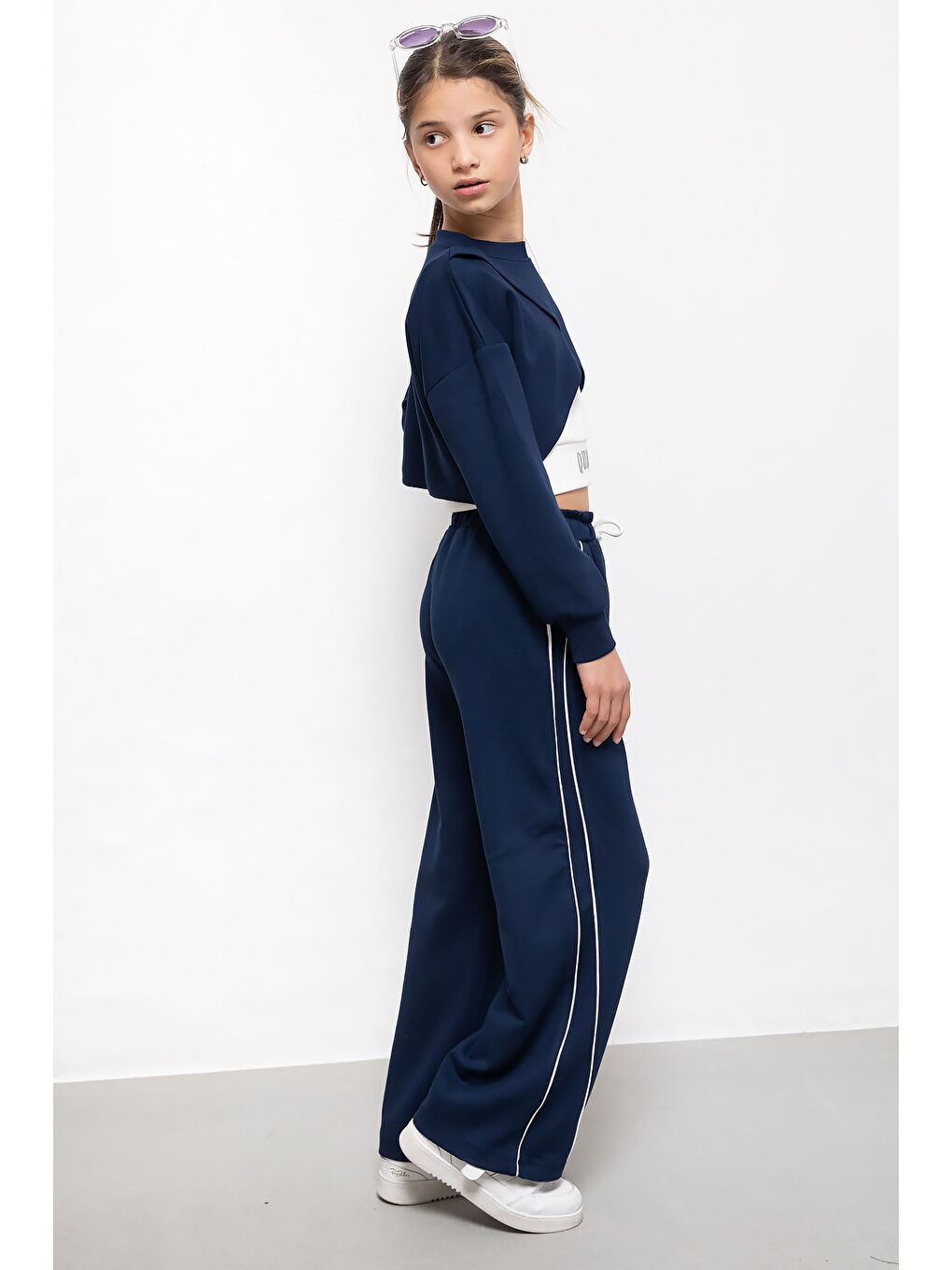 Lacivert Şerit Detaylı Geniş Paça Croplu Kız Çocuk 3'lü Takım 19841-2