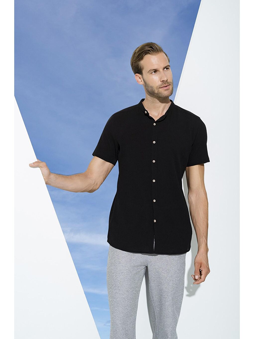 Organik Hakim Yaka Tam Pat Kısakol Siyah Gömlek-3
