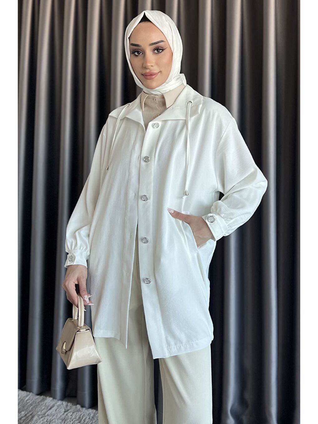 Ekru Yaka Bağcıklı Kol Apoletli Tesettür Kap-1