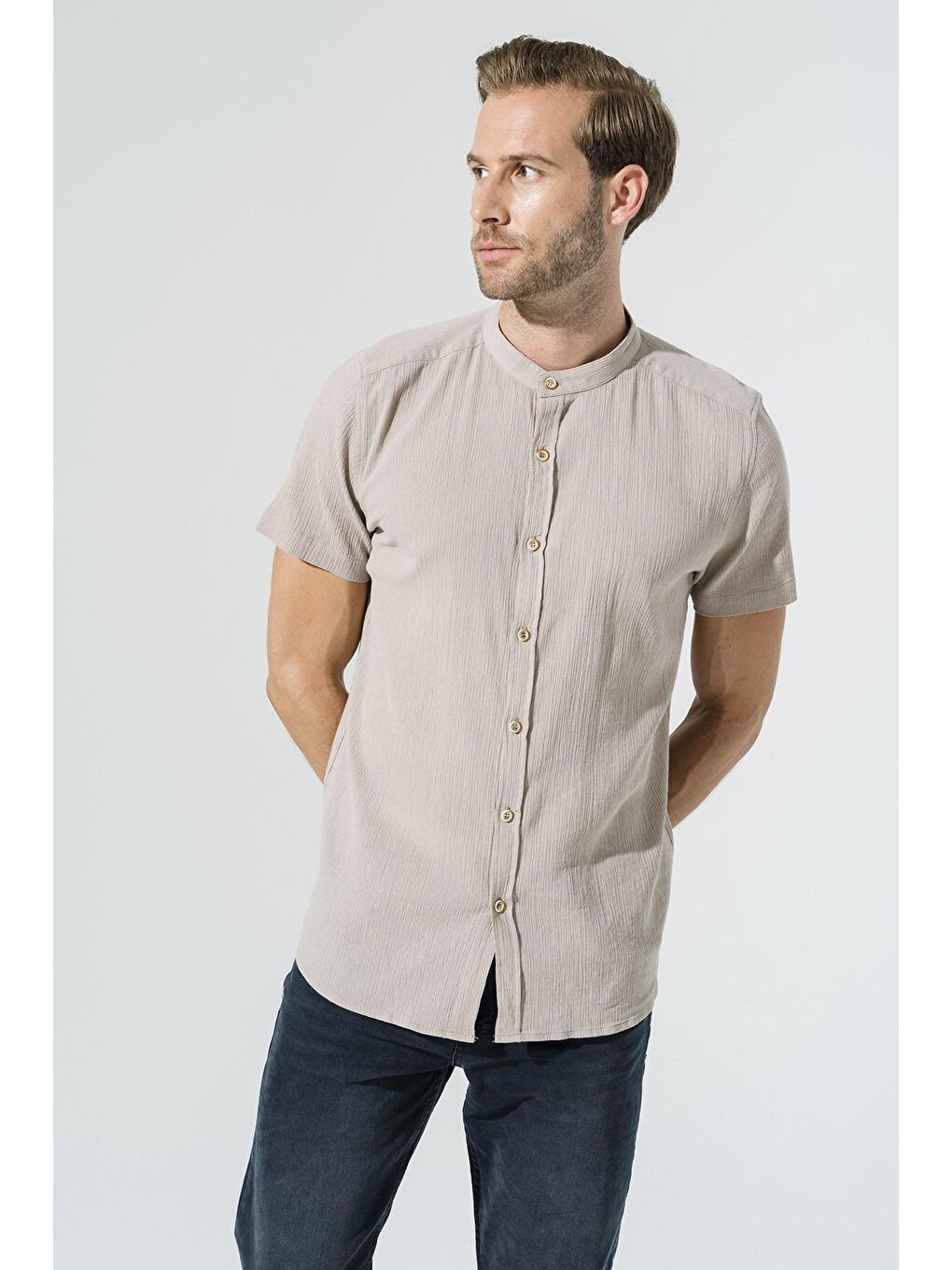 Bej Organik Hakim Yaka Tam Pat Kısakol Taş Gömlek-4