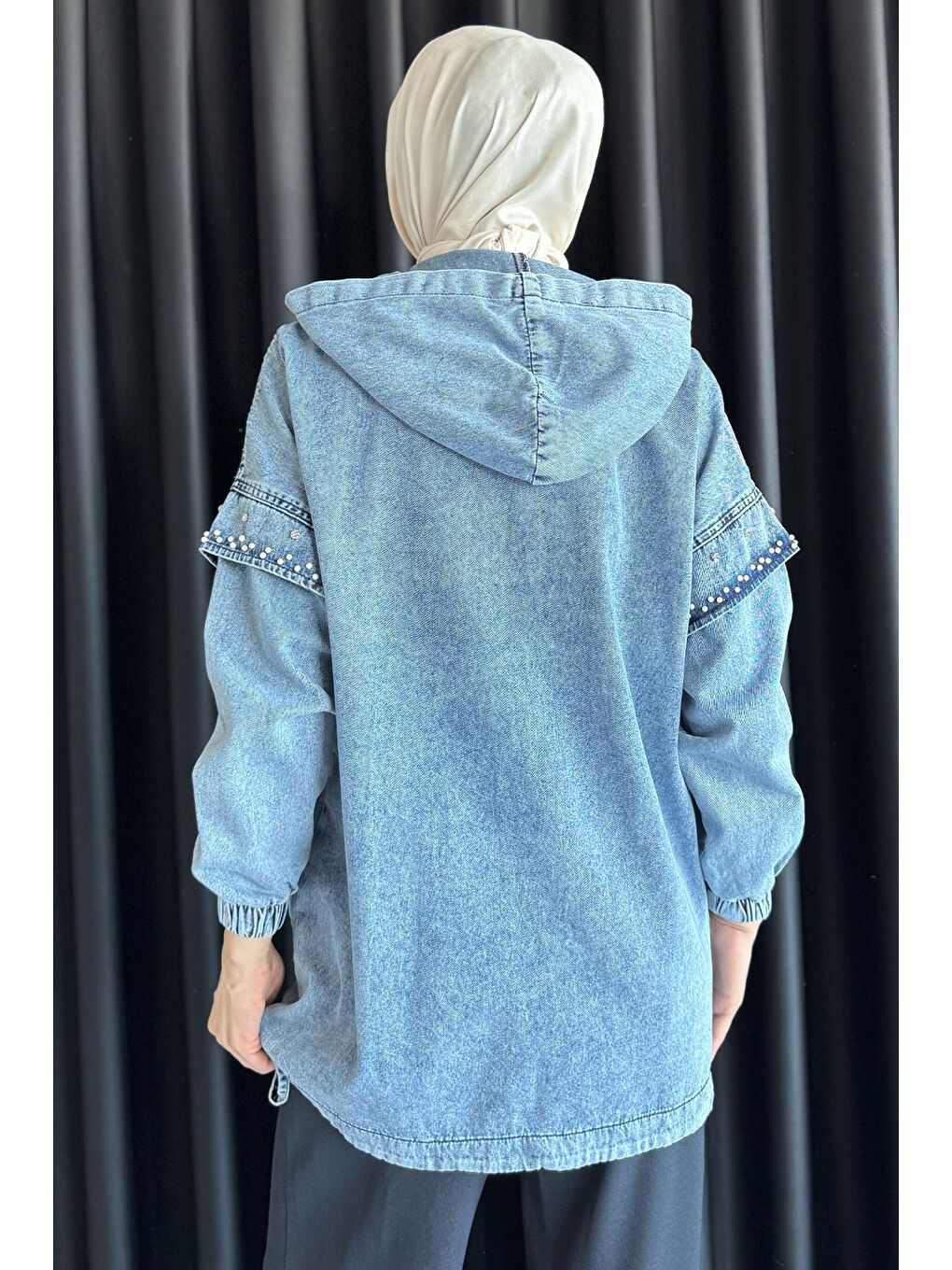 Mavi Kapüşonlu Fermuarlı Taş Detaylı Tesettür Jean Jean Ceket-6