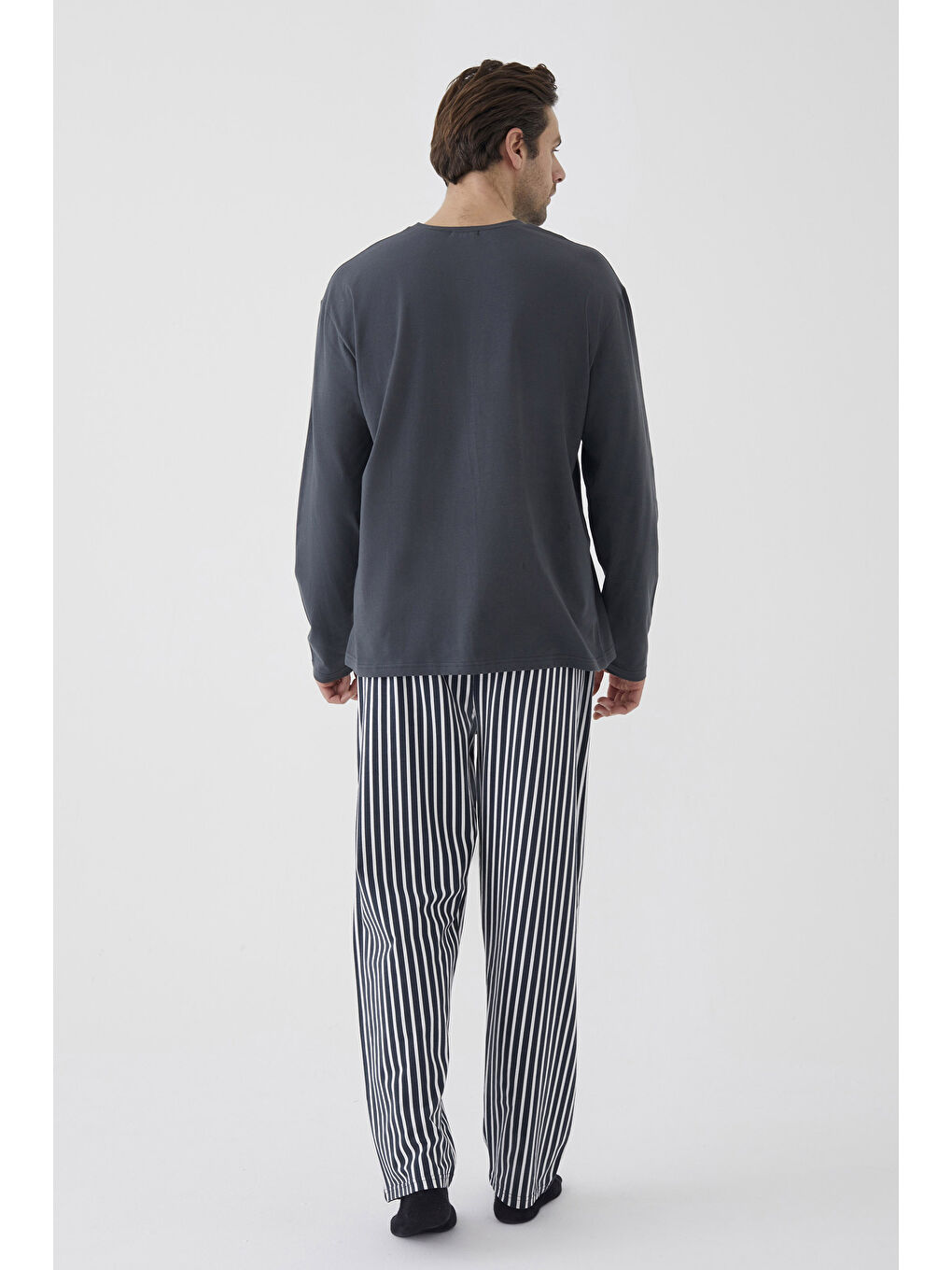 Gri Erkek Pamuklu Uzun Kollu Üst Astronot Baskılı Alt Çizgili Pijama Takımı-4