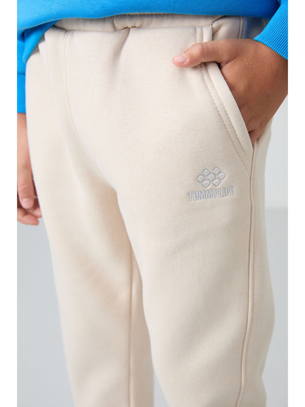 Bej Pamuklu Kalın İçi Tüylü Yumuşak Dokulu Standart Fit Nakışlı Erkek Çocuk Eşofman Alt - 11224-2