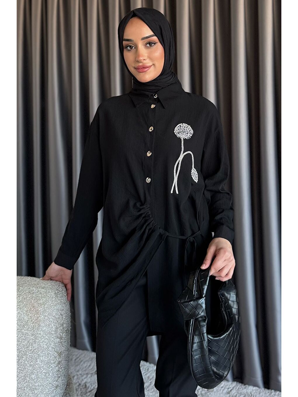 Siyah Yan Bağlamalı Taş İşlemeli Tesettür Tunik-3