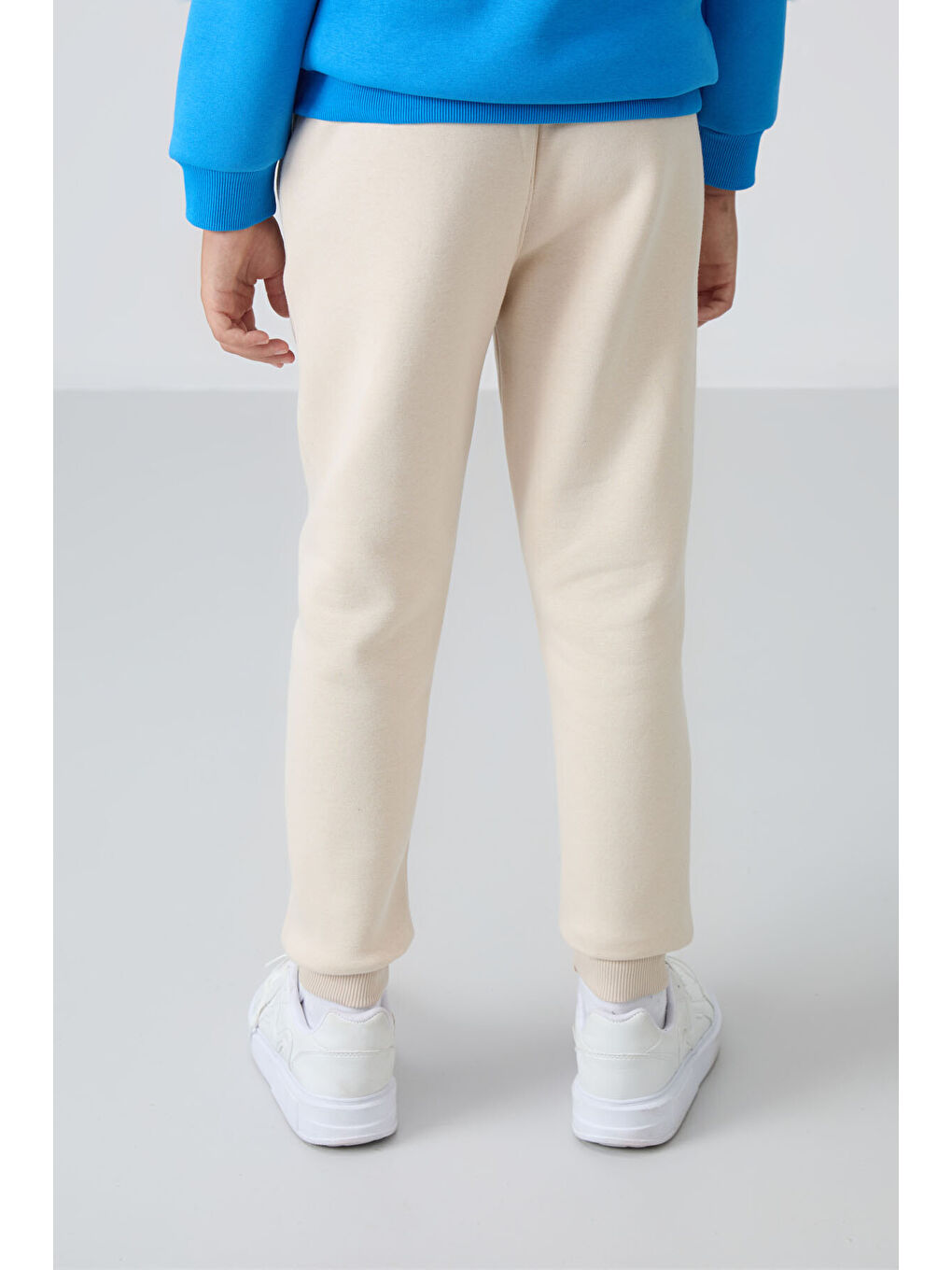 Bej Pamuklu Kalın İçi Tüylü Yumuşak Dokulu Standart Fit Nakışlı Erkek Çocuk Eşofman Alt - 11224-4