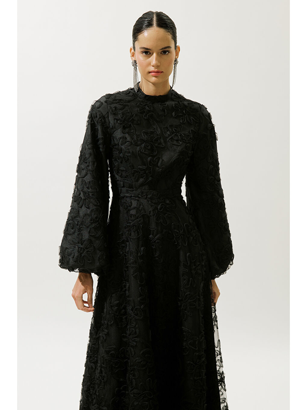 Kabarık Çiçekli Uzun Kol Abiye Elbise Siyah-1