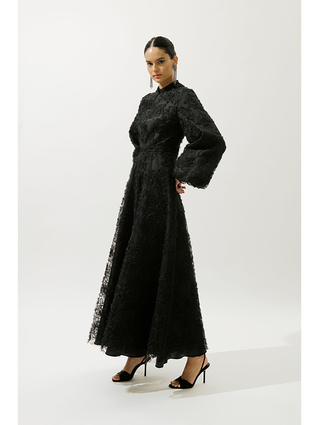 Kabarık Çiçekli Uzun Kol Abiye Elbise Siyah-4