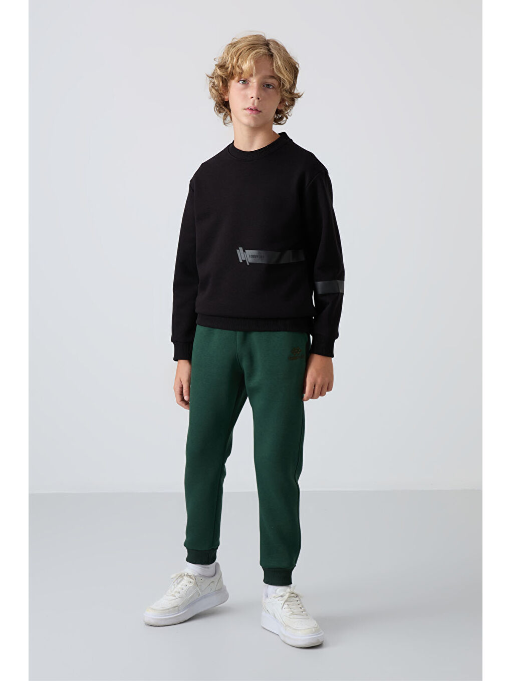 Çam Yeşil Pamuklu Kalın İçi Tüylü Yumuşak Dokulu Standart Fit Nakışlı Erkek Çocuk Eşofman Alt - 112-2