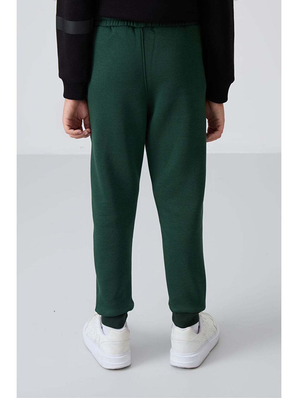 Çam Yeşil Pamuklu Kalın İçi Tüylü Yumuşak Dokulu Standart Fit Nakışlı Erkek Çocuk Eşofman Alt - 112-4