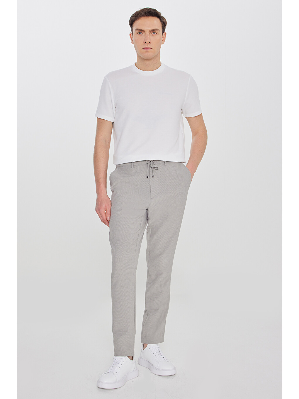 Erkek Açık Yeşil Slim Fit Beli Bağlamalı Gofre Desenli Yan Cepli Casual Pantolon