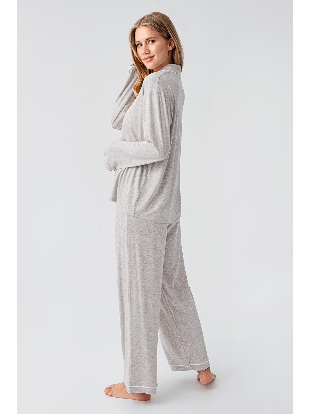 Gri Uzun Kollu Düğmeli Esnek Viskoz Pijama Takım 18207-1