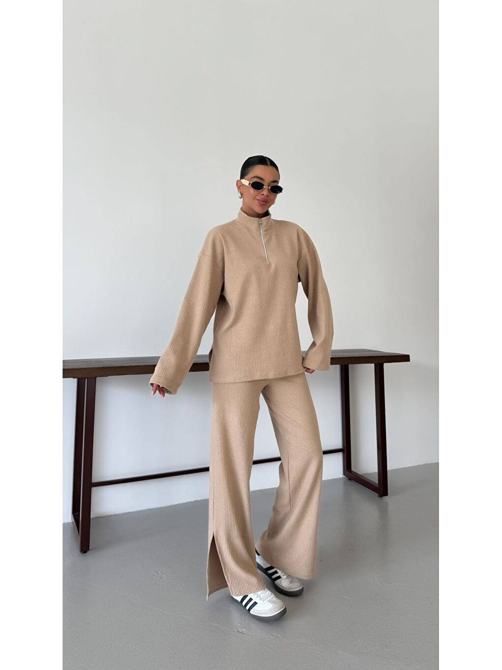 Kadın Bej Yarım Fermuarlı Dik Yaka Kazak Alt-Üst Pantolonlu Takım