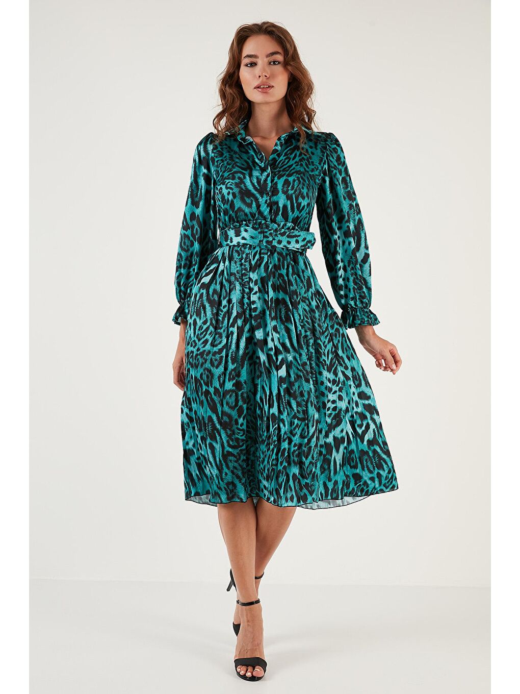 Mavi Leopar Desenli Kemerli Kol Detaylı Piliseli Midi Elbise 611EL201-2