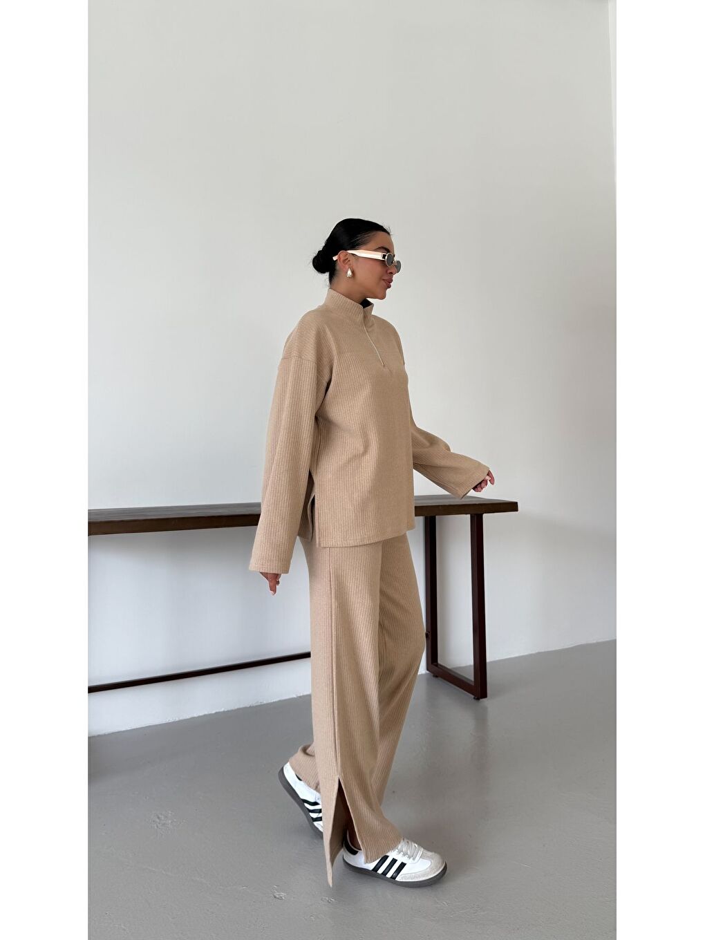 Kadın Bej Yarım Fermuarlı Dik Yaka Kazak Alt-Üst Pantolonlu Takım-1