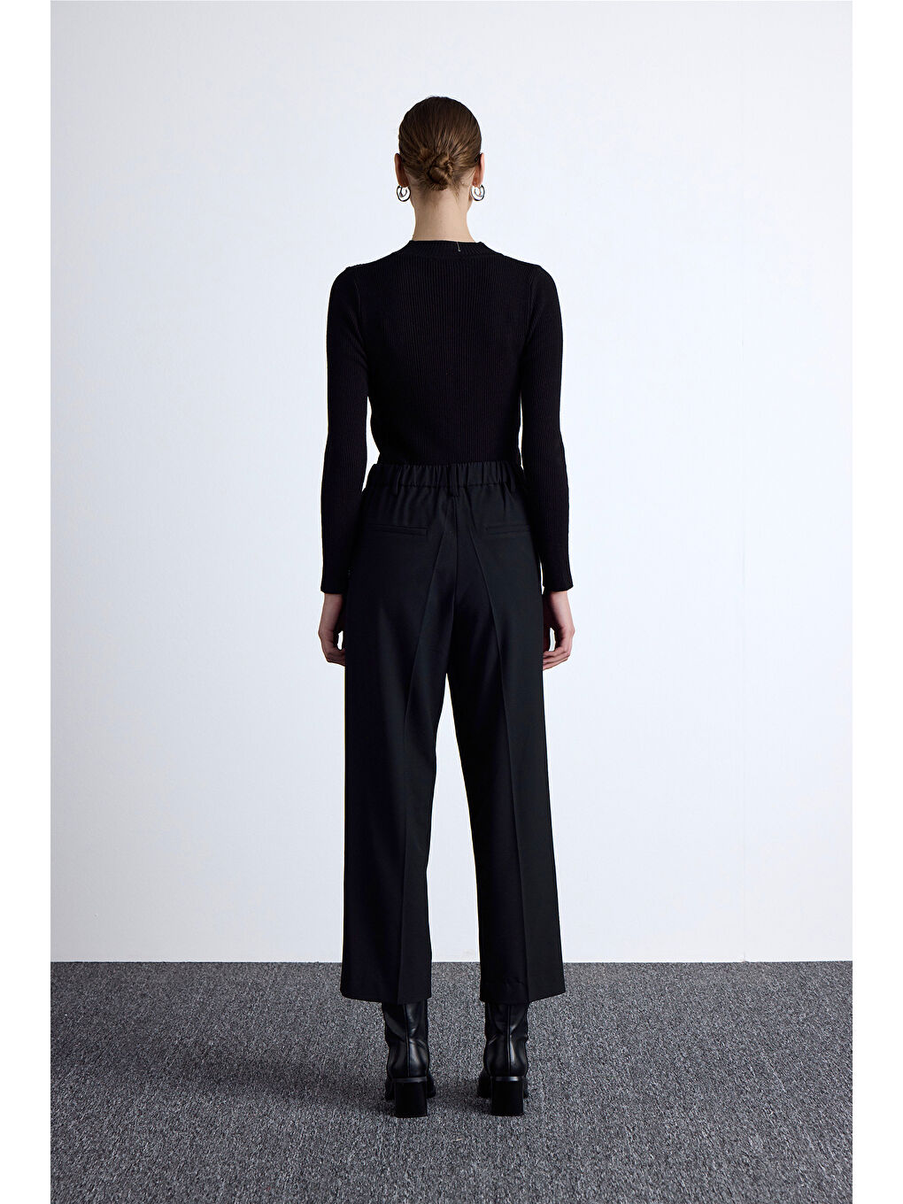 Klasik Kesim Pile Detaylı Pantolon Siyah-5