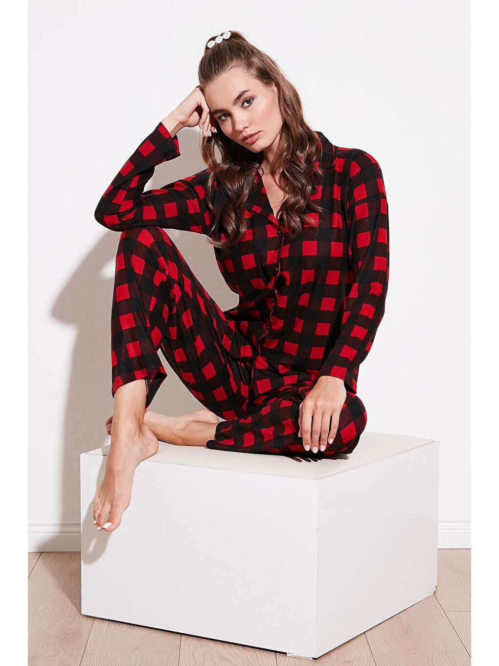 Siyah Desenli Beli Lastikli Gömlek Yaka Dokuma Pijama Takımı 6095660