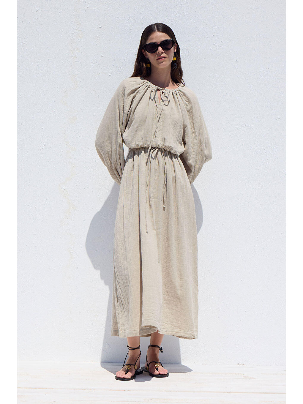 Bej Bağlama Detaylı Muslin Elbise Kum-4