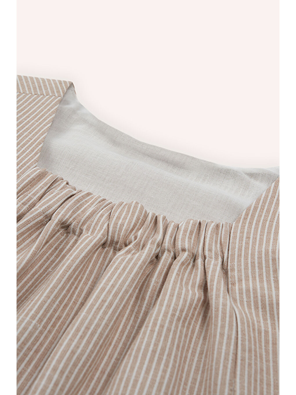 Kız Çocuk Kolları Fırfırlı Bluz Bej-1