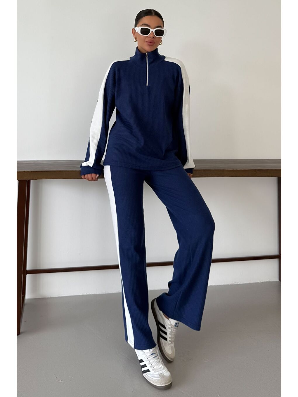 Kadın Lacivert Dik Yaka Yarım Fermuarlı Kalın Çizgi Detaylı Alt-Üst Takım