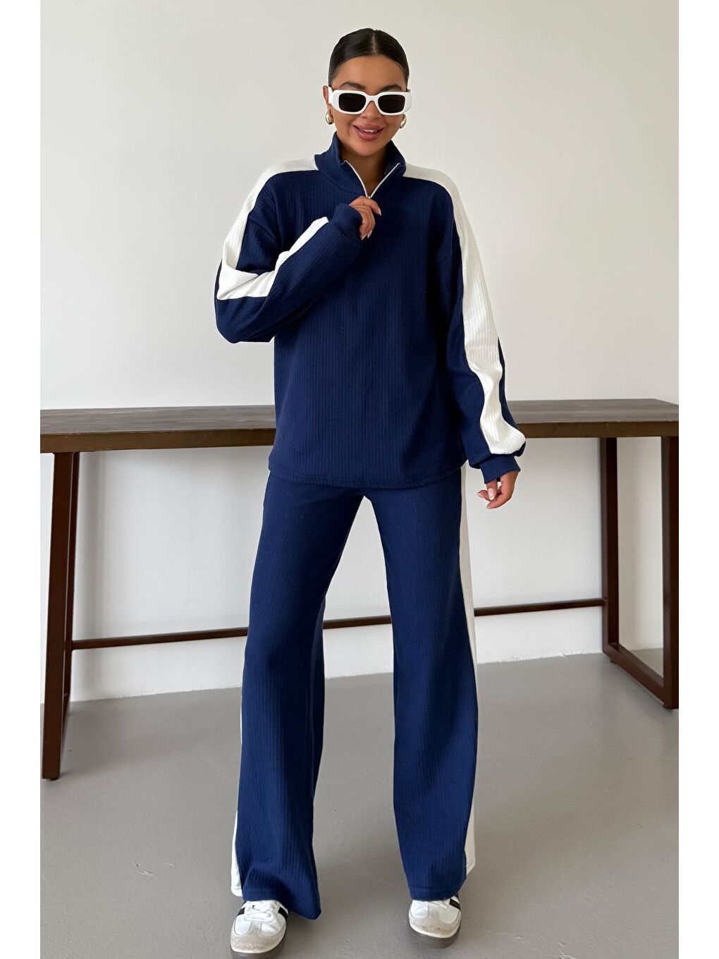 Kadın Lacivert Dik Yaka Yarım Fermuarlı Kalın Çizgi Detaylı Alt-Üst Takım-1