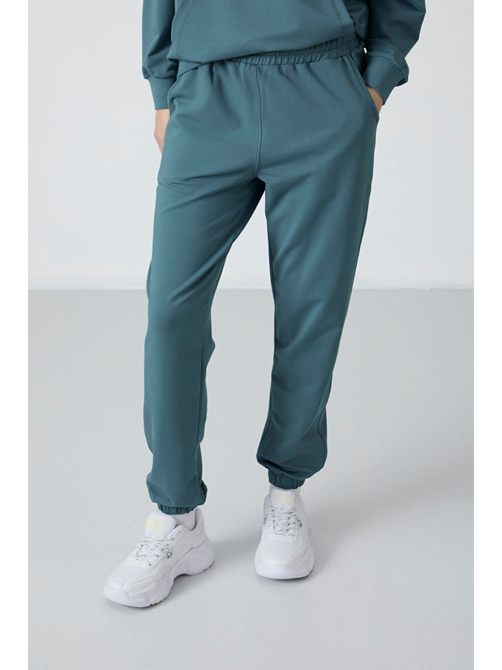 Orman Yeşili Kapüşonlu Kanguru Cep Oversize Lastik Paça Kadın Eşofman Takımı   95288-4