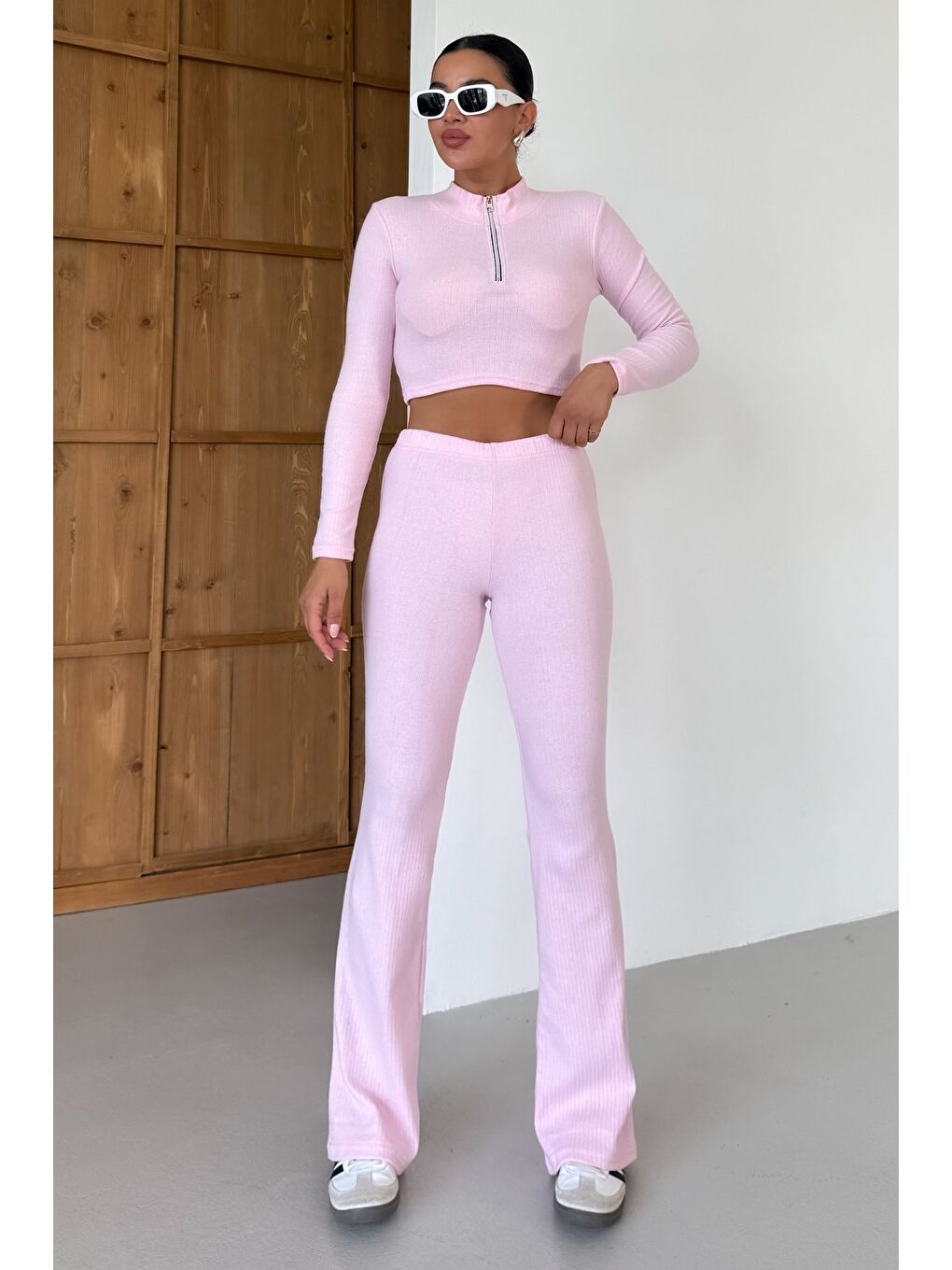 Kadın Pembe Yarım Fermuarlı Crop Alt-Üst Pantolonlu Takım-1
