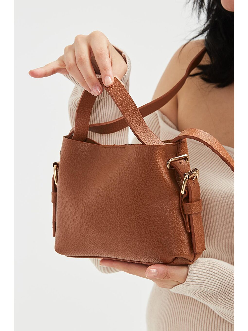 Kahverengi Uzun Askılı Pia Kadın Çapraz Çanta Taba