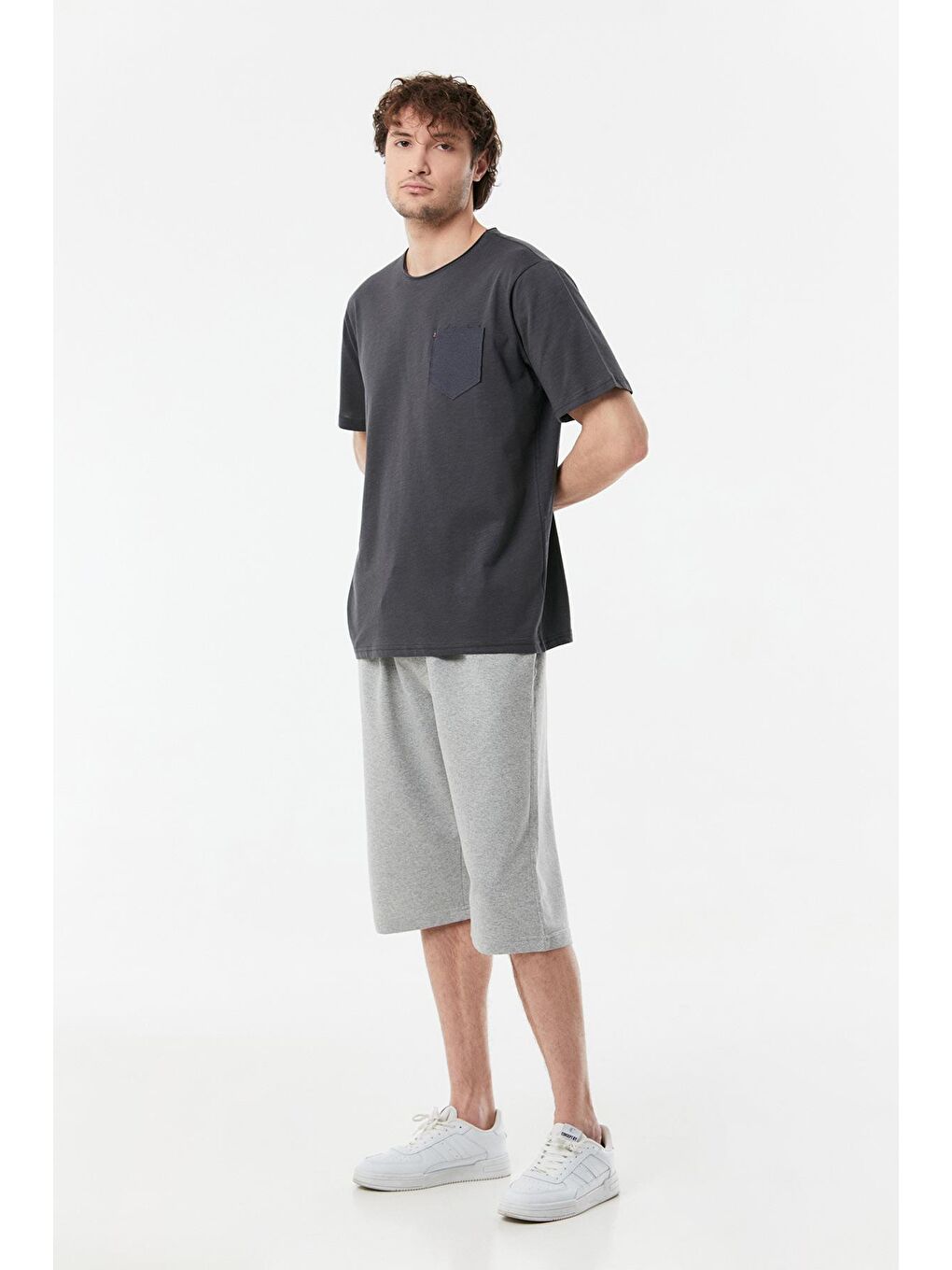 Gri Beli Bağcıklı Cebli Kapri