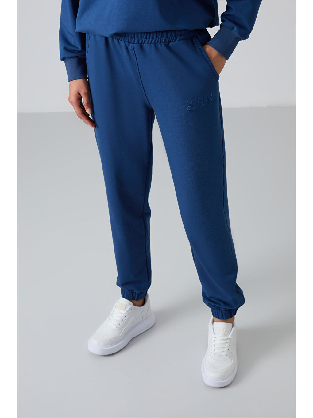 Mavi Parlament Basic Pamuklu O Yaka Oversize Lastik Paça Kadın Eşofman Takım - 95287-8