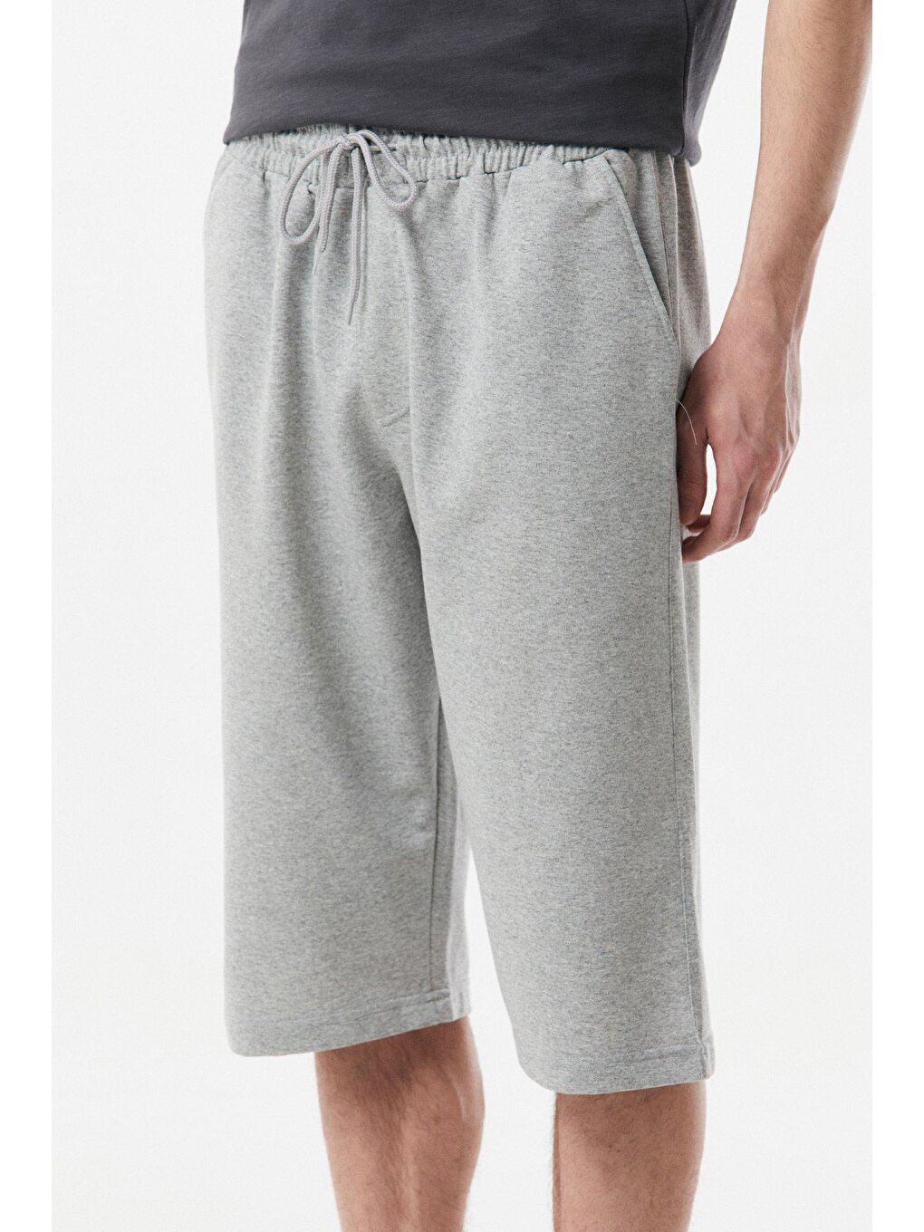 Gri Beli Bağcıklı Cebli Kapri-3