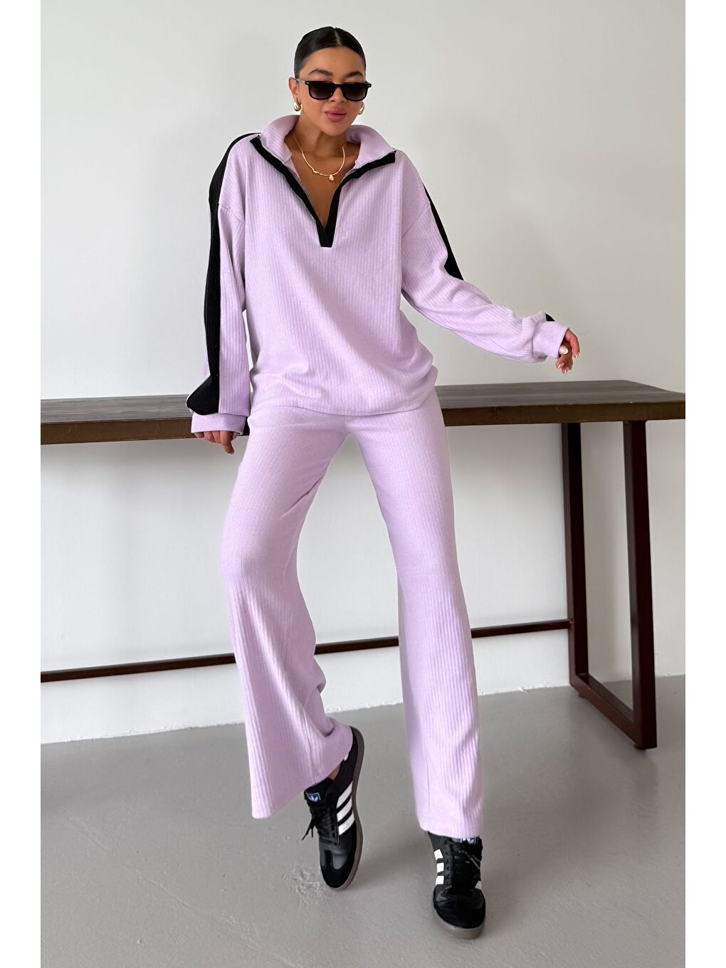 Mor Kadın Eflatun V Yaka Siyah Çizgi Detaylı Kazak Alt-Üst Pantolonlu Takım-1