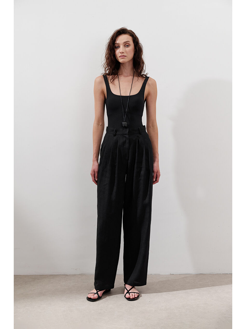 Keten Pileli Geniş Pantolon Siyah-5