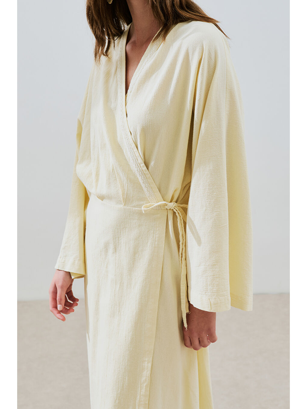 Dokulu Kruvaze Kapamalı Elbise Sarı-2