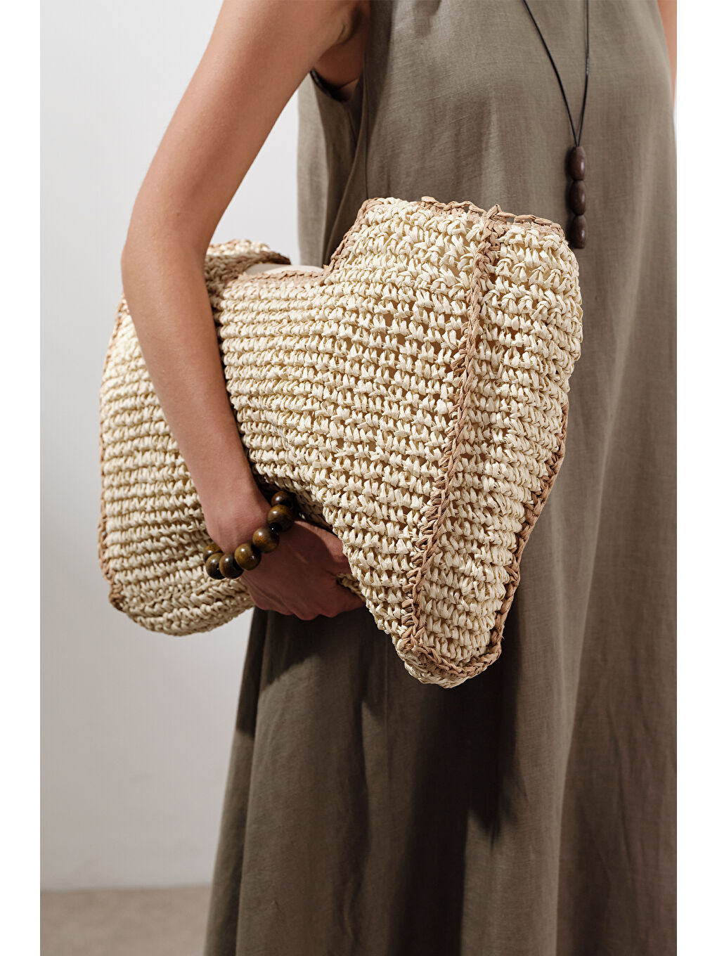 Kontrast Detaylı Hasır Çanta Bej-1