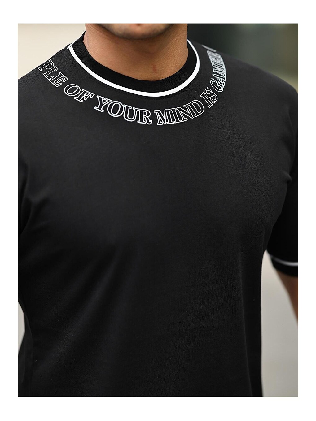 Siyah Erkek Slim Fit Boyun Baskılı Tişört-1