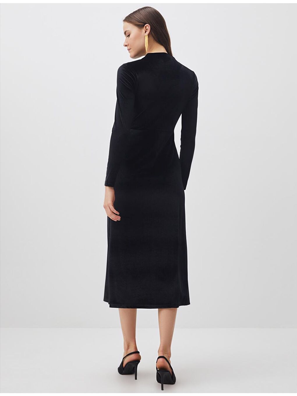 Siyah V Yaka Uzun Kollu Kadife Maxi Elbise-6