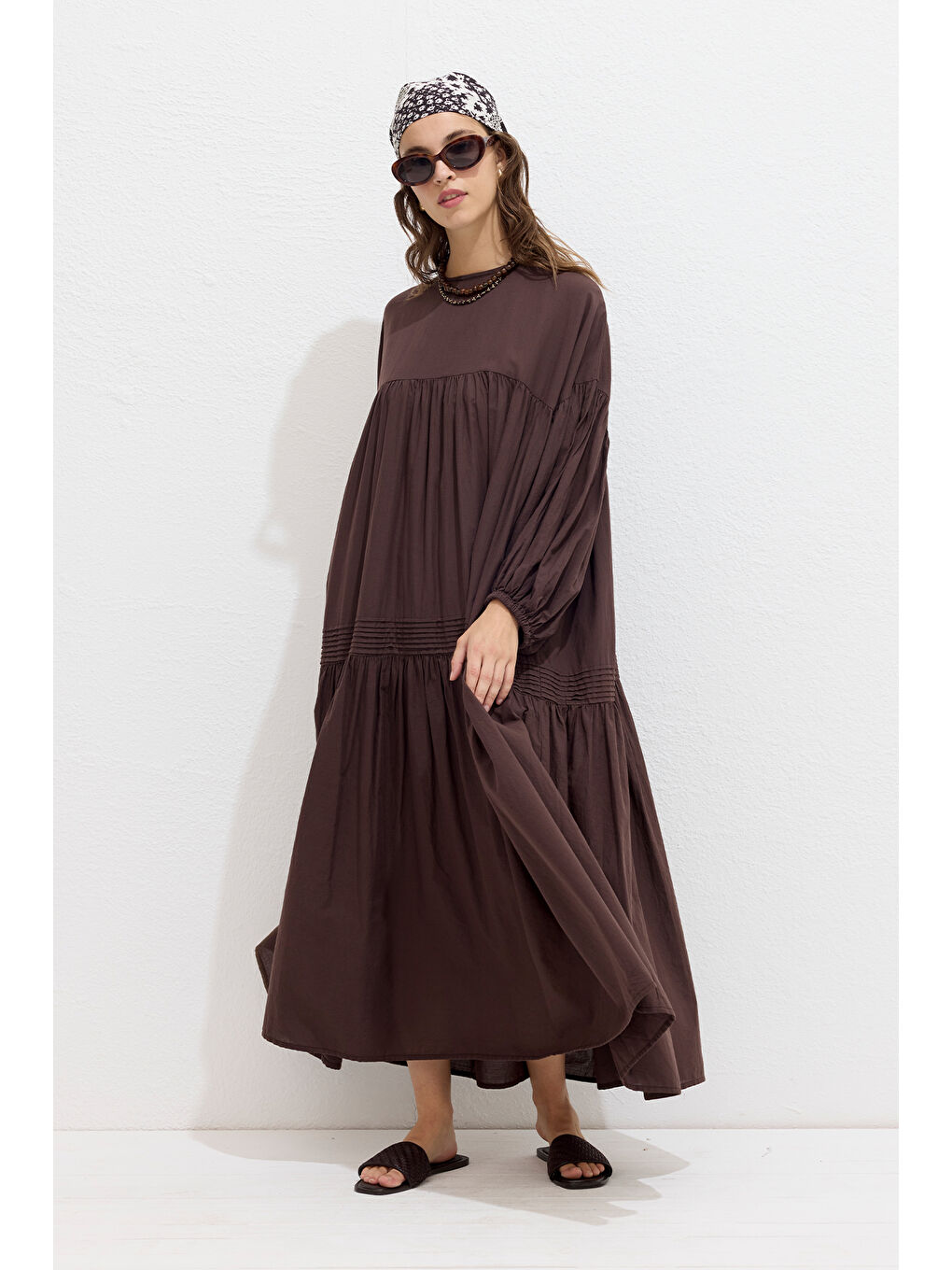 Büzgülü Oversize Vual Elbise Kahverengi-1