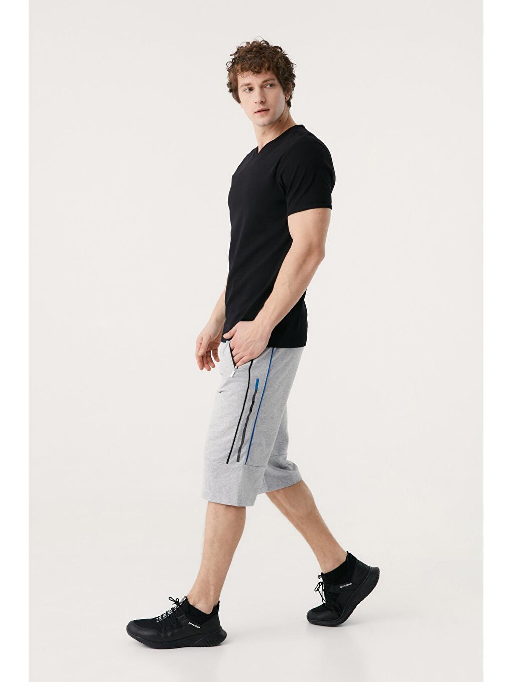 Gri Dikiş Detaylı Cebi Fermuarlı Kapri-2