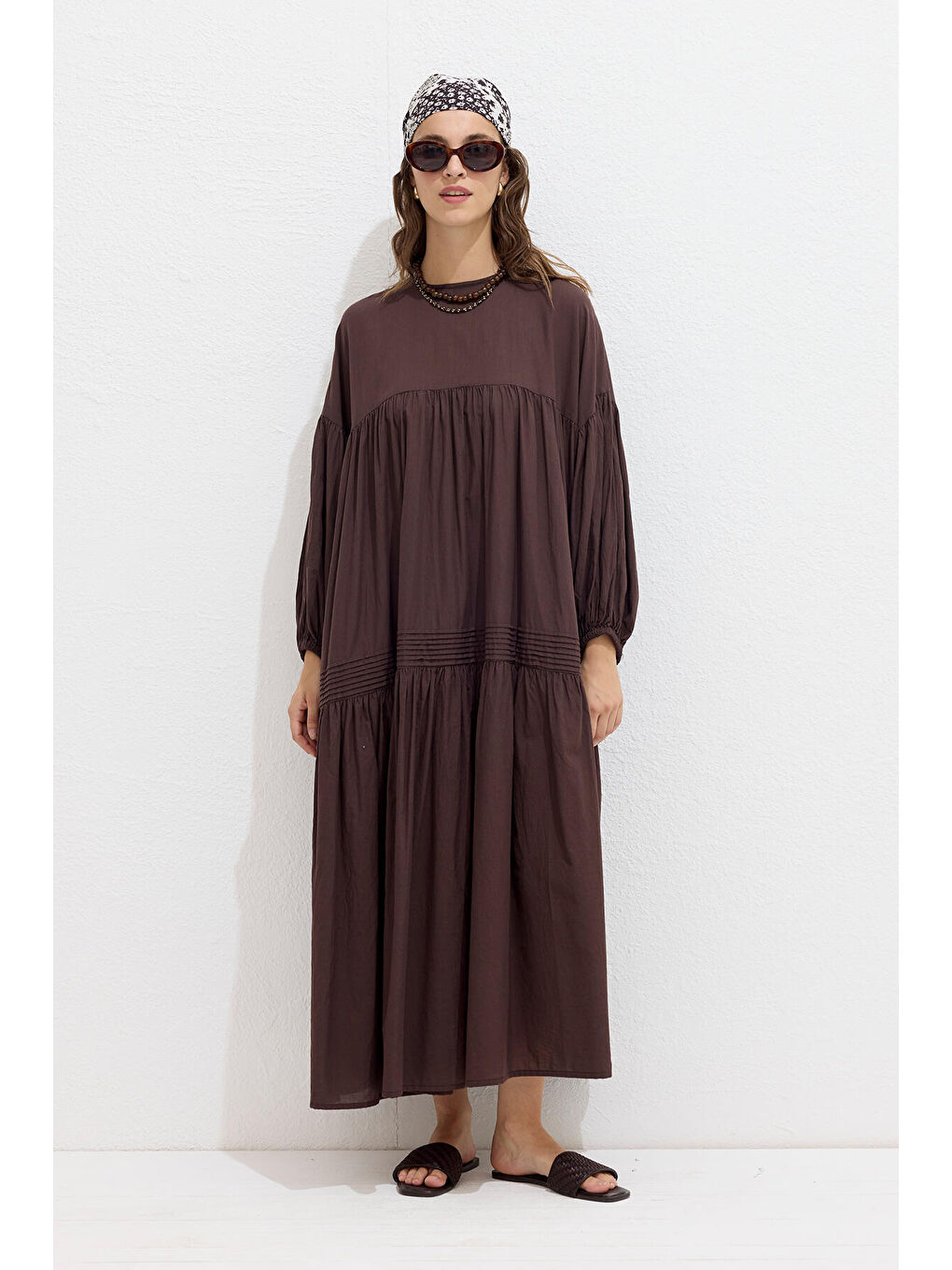 Büzgülü Oversize Vual Elbise Kahverengi-4