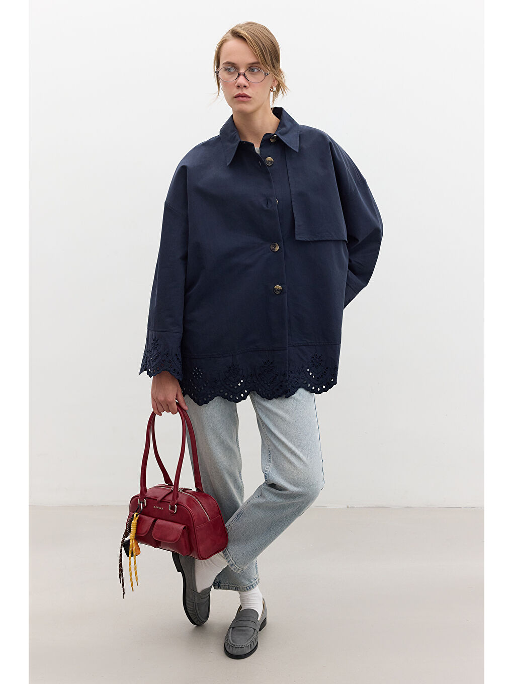 Nakış Detaylı Tasarım Trençkot Lacivert-1