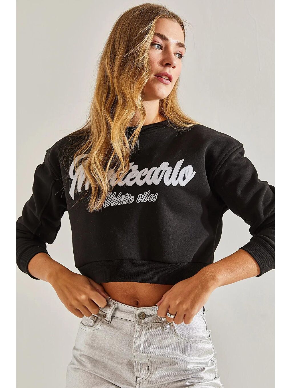 SHADE Siyah Kadın Baskılı Crop Üç İplik Sweatshirt - 1