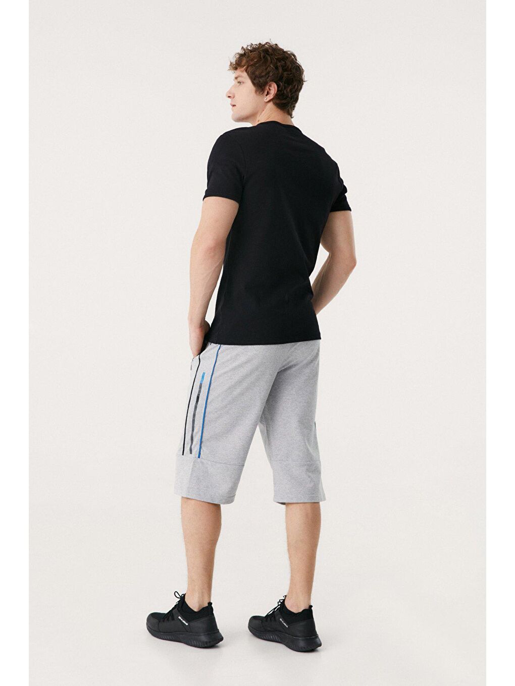 Gri Dikiş Detaylı Cebi Fermuarlı Kapri-4