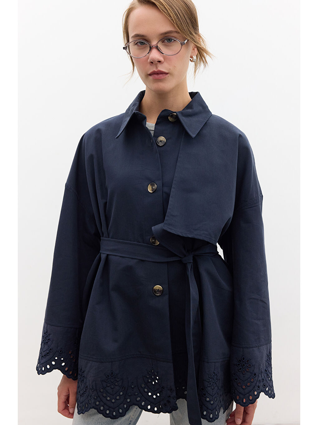 Nakış Detaylı Tasarım Trençkot Lacivert-2